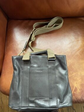 Feed brand - leather crossbody